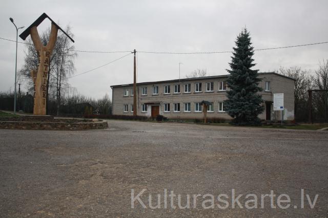 Ratnieku tautas nams